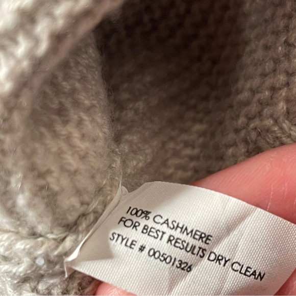 NWOT | Club Monaco 100% Italian Cashmere Sweater - Picture 2 of 7